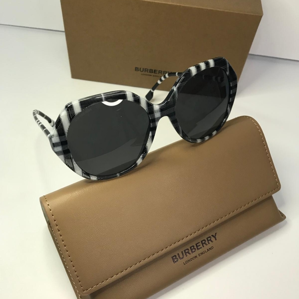 New - Burberry Vanessa Dark Grey Geometric Ladies Sunglasses BE4375F 400487 57. - Picture 3 of 16